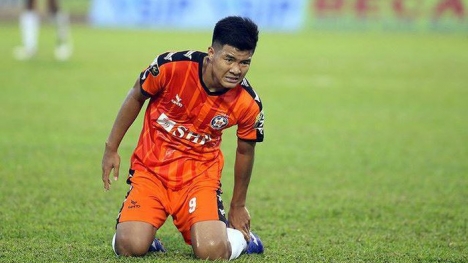 HLV Lê Huỳnh Đức chê Hà Đức Chinh 'chẳng biết làm gì' sau trận thua tại V.League 