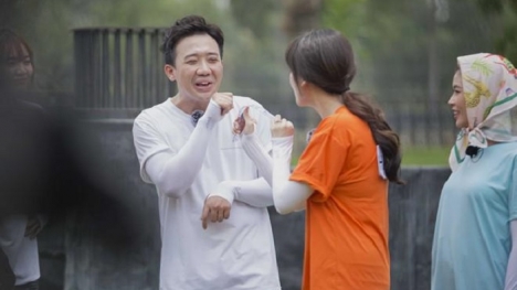 Hari Won bị Trấn Thành 'đánh' vì dằn mặt người tình màn ảnh của anh