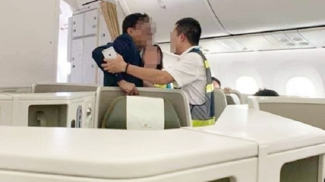 Danh tính hành khách say rượu, bị tố sàm sỡ cô gái trên máy bay Vietnam Airlines