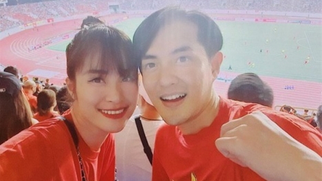 Sao Việt phấn khích trước bàn thắng của Quang Hải trong trận đấu giữa Việt Nam - Malaysia