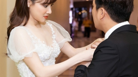 Ngọt ngào bên Trường Giang nhưng dân mạng lại chú ý đến thân hình Nhã Phương