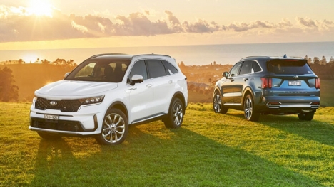 Kia Sorento tung chiến lược lớn 'vượt mặt' Hyundai Santa Fe