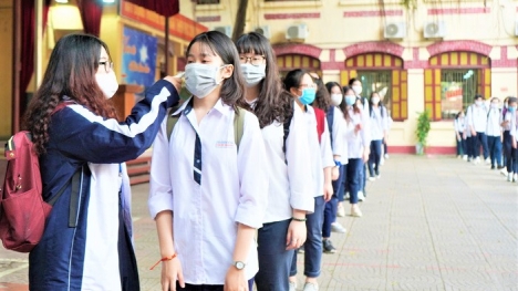 Hà Nội: Thêm 6 quận tạm dừng học sinh lớp 9 và lớp 12 đến trường