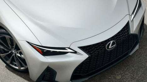 Lexus IS 300 thế hệ mới lần đầu lên sàn xe cũ, tiết kiệm vài trăm triệu cho khách mua
