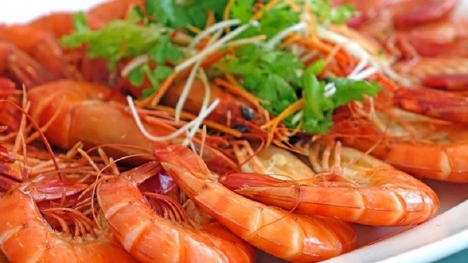 Ăn tôm mà tiếc 2 bộ phận này chỉ rước bệnh vào người, ngon mấy cũng phải bỏ