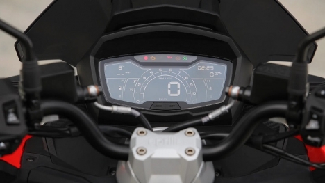 Honda SH 150i bỗng 'vô hình' khi mẫu xe vừa hầm hố lại 'sang xịn mịn' này trình làng