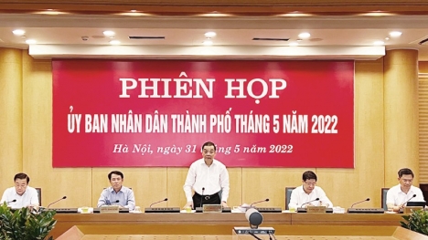 Tập thể UBND thành phố xem xét một số nội dung trình kỳ họp HĐND thành phố Hà Nội