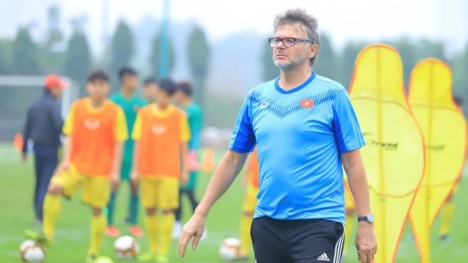 HLV Philippe Troussier triệu tập 41 cầu thủ U23 Việt Nam cho SEA Games 32