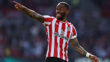 Tiền đạo giải Ngoại hạng Anh bị cấm thi đấu do liên quan đến cá độ