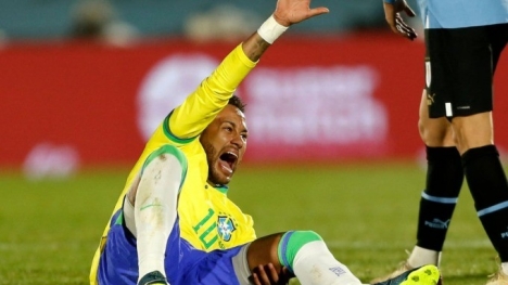 Dính chấn thương nặng, Neymar chính thức vắng mặt ở trận gặp Argentina