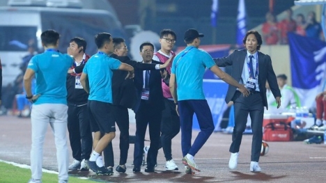 Vòng 5 V-League: Lý do khiến HLV Gong Oh-kyun nổi cáu ở trận Nam Định hòa CAHN?