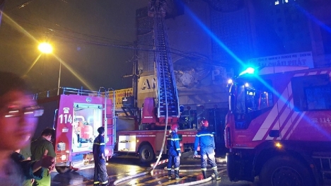 Cháy quán karaoke ở Bình Dương, ít nhất 12 người thiệt mạng