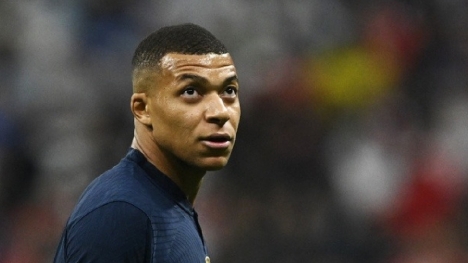 Ở tuổi 24, Mbappe trở thành cầu thủ hút tiền nhiều nhất thế giới, sở hữu gia tài khủng