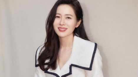 Đỉnh như Son Ye Jin, ở nhà chăm con vẫn khiến 'tiền đẻ ra tiền'