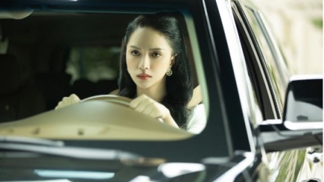 Hương Giang vừa mới tung MV Em Buông, nghe giọng hát dân tình chỉ muốn 'buông hẳn'