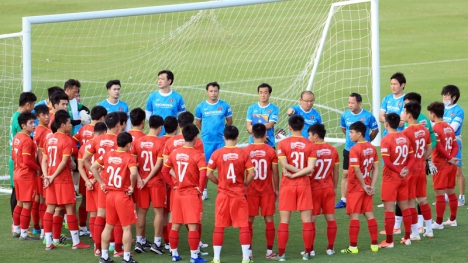 ĐT Việt Nam thắng 6-0 trước ngày lên đường sang Ả Rập Xê Út, HLV Park Hang-seo vẫn loay hoay vá hàng thủ