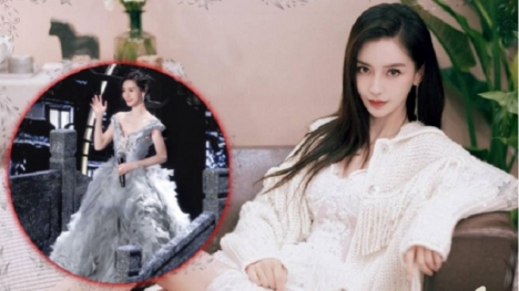 Angela Baby lộ khuyết điểm trên thảm đỏ đêm giao thừa