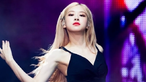 Khi Rosé (BLACKPINK) trở thành 'bà hoàng chữa cháy' sân khấu