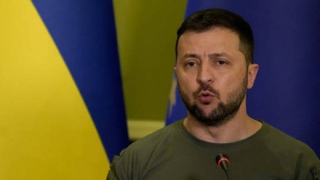 Tổng thống Ukraine nói hai lời khi thề chiếm lại Donbass và Crimea