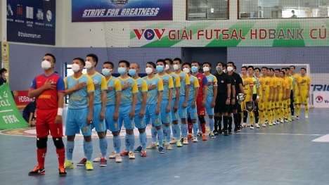 VĐQG Futsal Việt Nam: Khánh Hòa đeo khẩu trang thi đấu với đối thủ có nhiều ca dương tính 