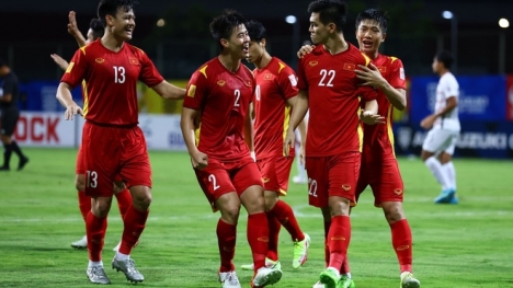 Quang Hải, Tiến Linh tỏa sáng nhưng không đủ, Việt Nam gặp Thái Lan ở bán kết AFF Cup