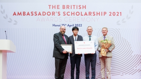 Những gương mặt xuất sắc trở thành quán quân Học bổng đại sứ Vương Quốc Anh 
