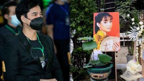 Hết gây tranh cãi vụ trao tiền, Ngọc Sơn tiếp tục bị khui clip 'làm lố' ngay tại lễ 49 ngày Phi Nhung