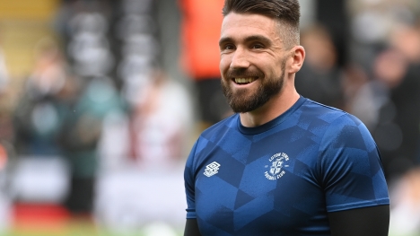 Nhận định Luton vs Reading (18h30 07/05/2022) vòng 46 Hạng nhất Anh: Cú chốt hạ quan trọng