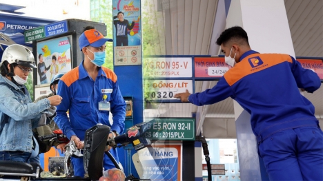 Giá xăng dầu hôm nay ngày 24/8: Tiếp tục nhảy vọt lên đỉnh