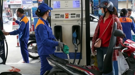 Giá xăng dầu hôm nay ngày 23/1: Giảm mạnh chưa từng có