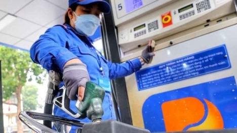 Giá xăng dầu hôm nay ngày 17/2: Lao dốc không phanh