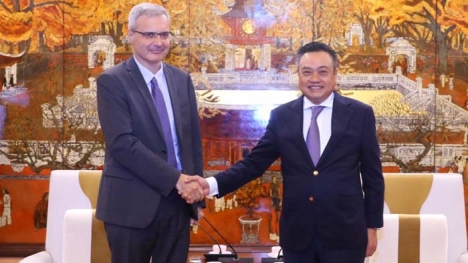 Chủ tịch UBND Thành phố Trần Sỹ Thanh tiếp Đại sứ Pháp tại Việt Nam 