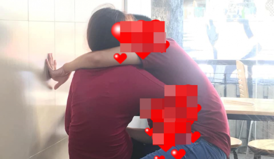 'Bàn tay hư' của chàng trai cùng bạn gái trong quán trà sữa khiến nhiều người đỏ mặt