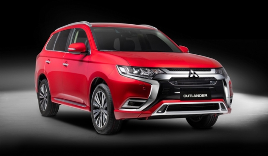 Mitsubishi Outlander 2022 ra mắt tại Việt Nam: 14 nâng cấp, ‘lấn át’ Honda CR-V