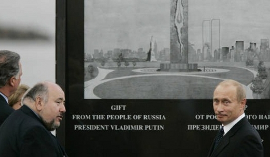 Tên Tổng thống Putin bị loại khỏi đài tưởng niệm 11/9