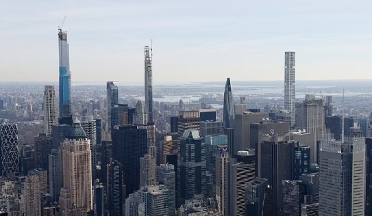 Cận cảnh tòa nhà chọc trời 'gầy nhất' thế giới nằm giữa đường chân trời New York