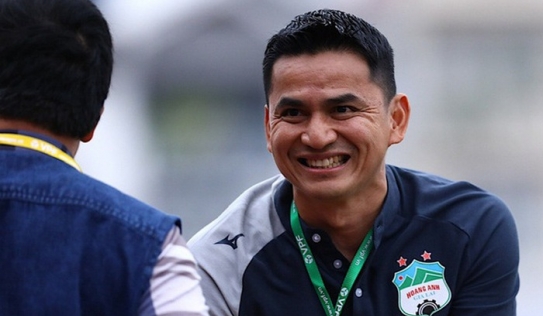HLV Kiatisak tiết lộ chiến thuật của Thái Lan, làm quân sư cho Việt Nam ở AFF Cup 2020?