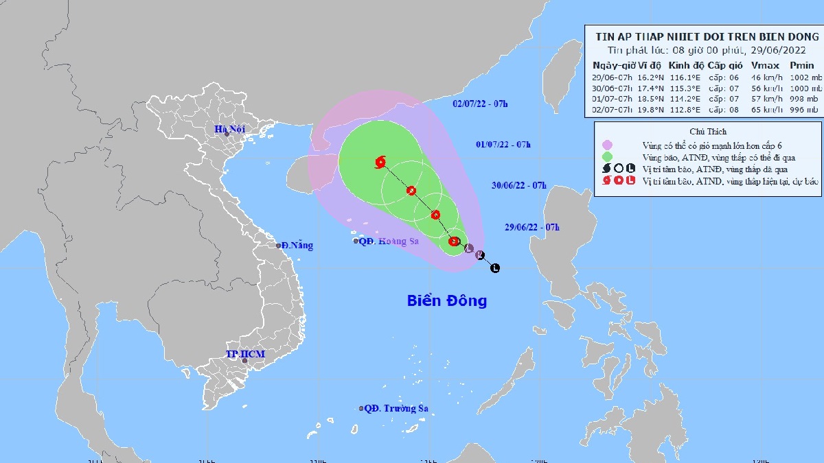 Hà Nội cảnh báo mưa dông trong ít giờ tới, áp thấp khả năng mạnh thành bão