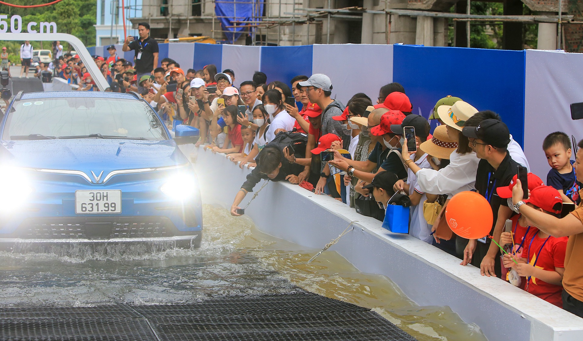 Khả năng bất ngờ của VinFast VF e34 khiến nhiều người ngỡ ngàng ngơ ngác - Ảnh 1