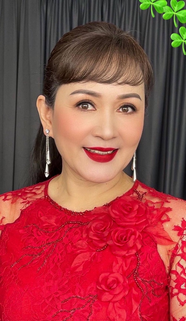 NSND Minh Hòa trẻ trung xinh đẹp dù đã bước sang độ tuổi trung niên NSND Minh Hòa trẻ trung xinh đẹp dù đã bước sang độ tuổi trung niên
