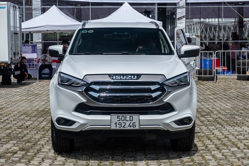 Isuzu mu-X 2022 giảm giá mạnh tay tại đại lý, quyết đối đầu Fortuner và Everest Isuzu mu-X 2022 giảm giá mạnh tay tại đại lý, quyết đối đầu Fortuner và Everest