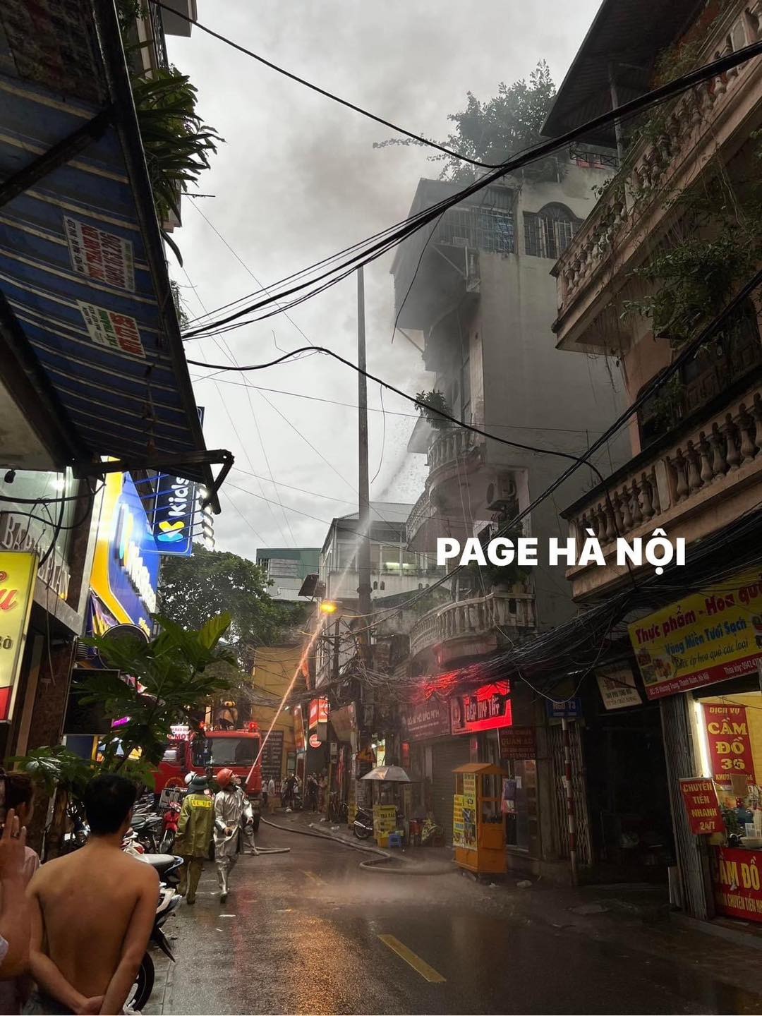 Sau Hồ Tùng Mậu và Trường Chinh, Hà Nội tiếp tục ghi nhận cháy lớn ở Khương Trung Sau Hồ Tùng Mậu và Trường Chinh, Hà Nội tiếp tục ghi nhận cháy lớn ở Khương Trung