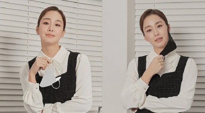 Nhan sắc U50 của Kim Tae Hee xứng danh 'tường thành nhan sắc' (Ảnh IGNV) Nhan sắc U50 của Kim Tae Hee xứng danh 'tường thành nhan sắc' (Ảnh IGNV)