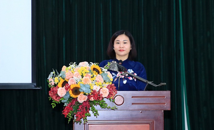 Phó Bí thư Thường trực Thành ủy Nguyễn Thị Tuyến phát biểu tại lễ khai giảng Phó Bí thư Thường trực Thành ủy Nguyễn Thị Tuyến phát biểu tại lễ khai giảng