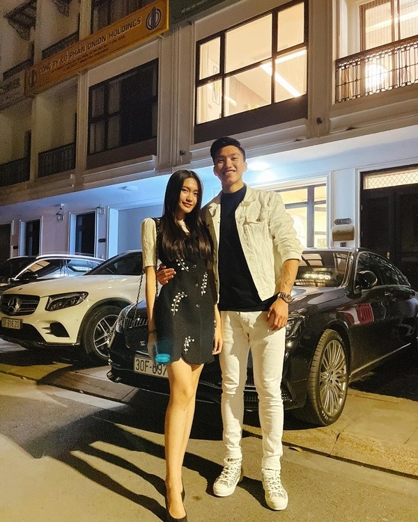 Không còn giấu giếm, Đoàn Văn Hậu chính thức công khai bạn gái hot girl - Ảnh 3 Không còn giấu giếm, Đoàn Văn Hậu chính thức công khai bạn gái hot girl - Ảnh 3