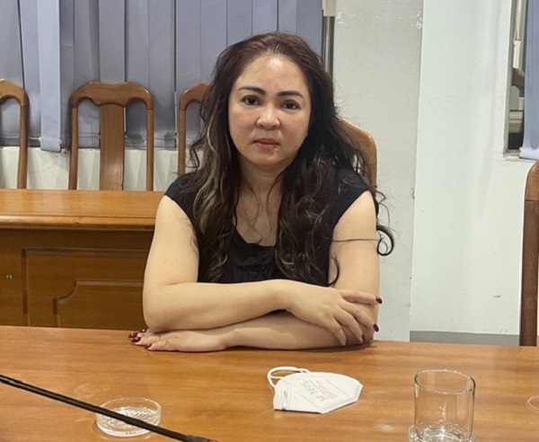 Công an TP.HCM đề nghị truy tố bà Nguyễn Phương Hằng 1 Công an TP.HCM đề nghị truy tố bà Nguyễn Phương Hằng 1