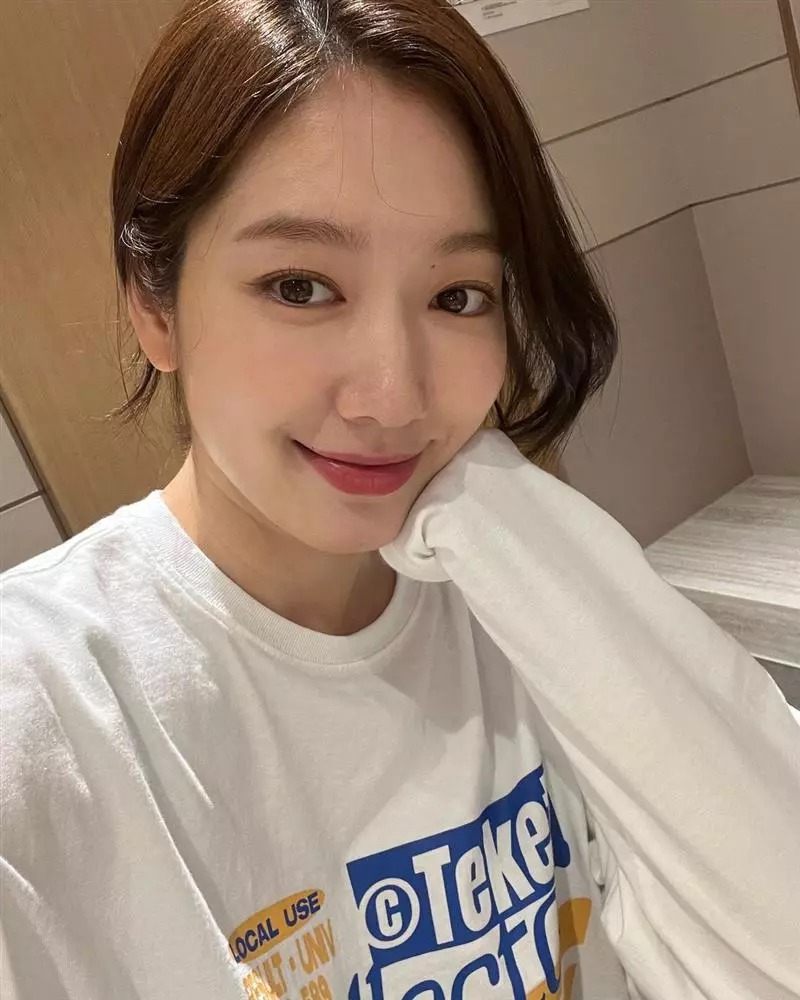 Hình ảnh mới nhất của mẹ bỉm sữa Park Shin Hye Hình ảnh mới nhất của mẹ bỉm sữa Park Shin Hye