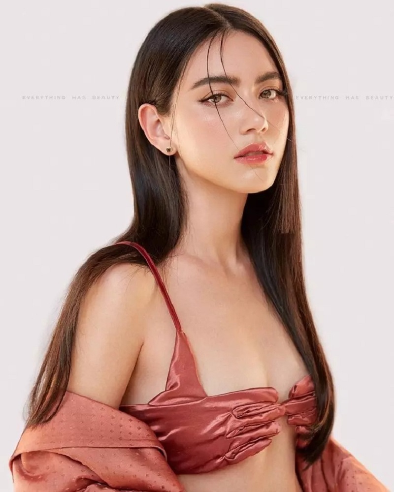 Dân tình la ó vì nàng thơ của Sơn Tùng ngày càng gầy rộc như bộ xương di động Dân tình la ó vì nàng thơ của Sơn Tùng ngày càng gầy rộc như bộ xương di động