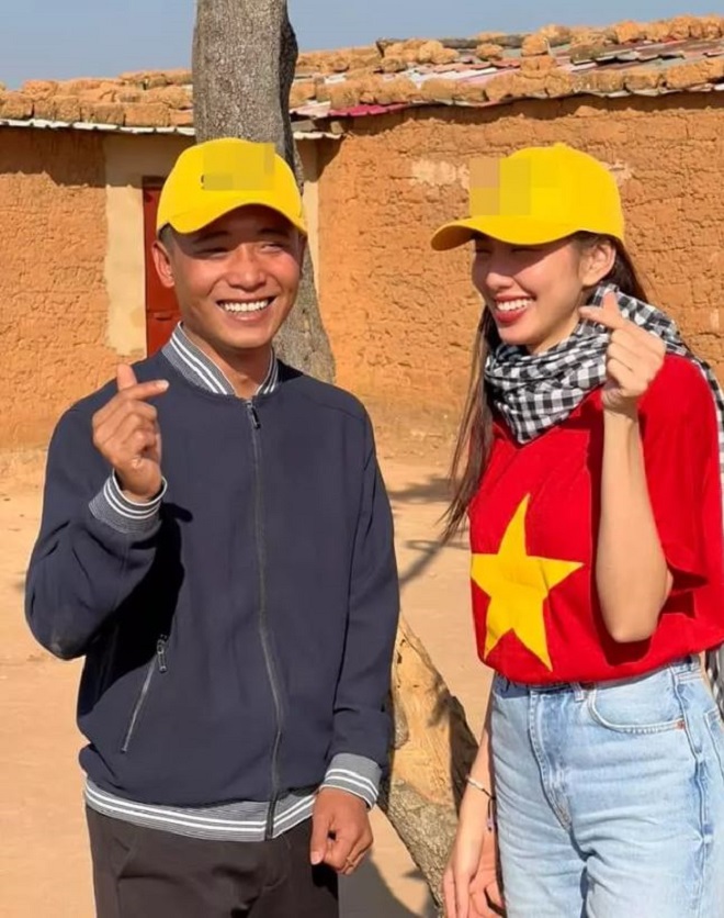 Quang Linh Vlog và Thùy Tiên được dân tình tích cực đẩy thuyền Quang Linh Vlog và Thùy Tiên được dân tình tích cực đẩy thuyền