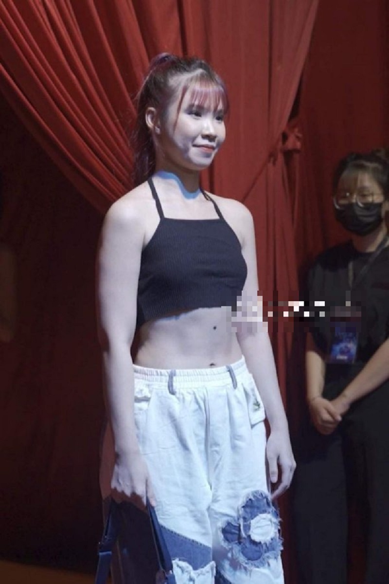 Khởi My gây xôn xao với body cơ bắp cuồn cuộn ở tuổi U40 - Ảnh 2 Khởi My gây xôn xao với body cơ bắp cuồn cuộn ở tuổi U40 - Ảnh 2